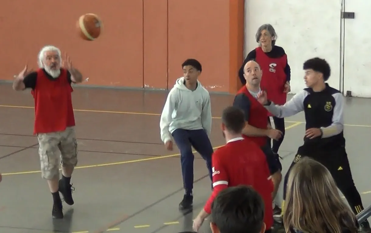 Les Ados du Cœur lors du tournoi de basket solidaire, 4/6