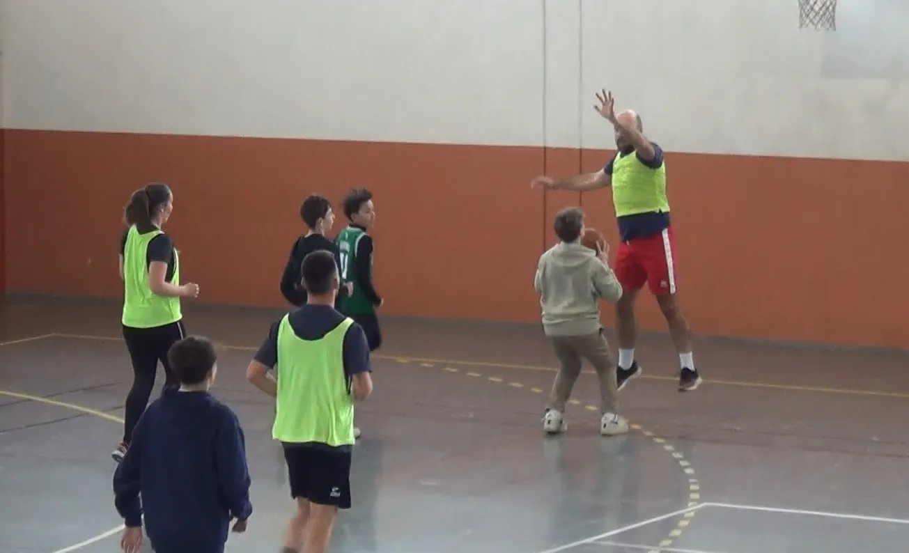 Les Ados du Cœur lors du tournoi de basket solidaire, 5/6
